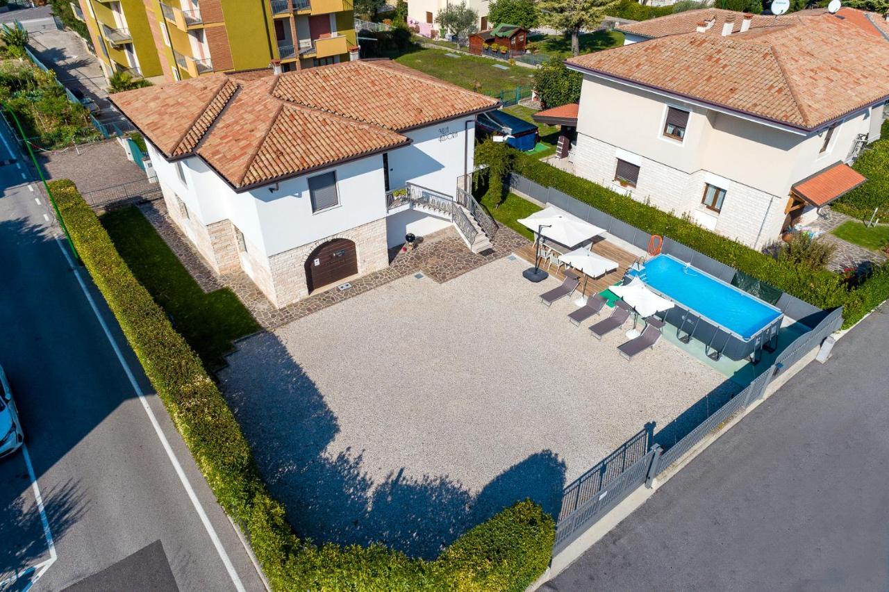 Villa Azdora Πεσκιέρα ντελ Γκάρντα Εξωτερικό φωτογραφία