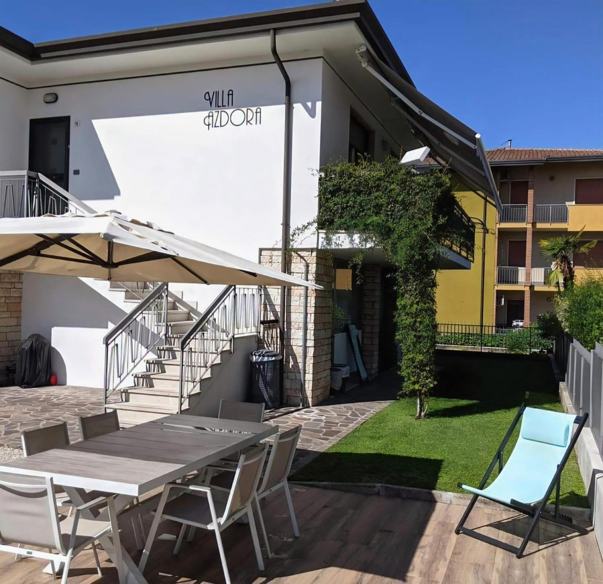 Villa Azdora Πεσκιέρα ντελ Γκάρντα Εξωτερικό φωτογραφία